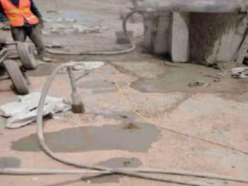 宣威水泥混凝土路面板底注浆技术 路面脱空注浆整治方案